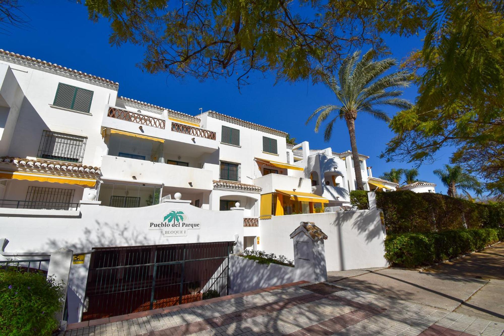 Urb Pueblo Del Parque, Luxury 2 Bedroom Apartment. Fantastic Central Location. Benalmádena Kültér fotó